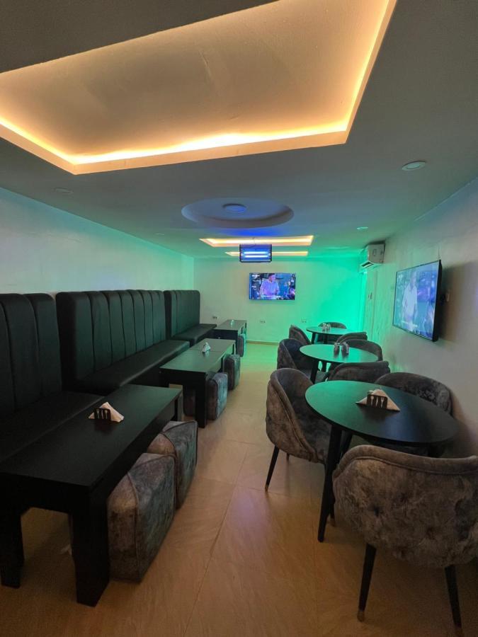 Thapunchline Hotels อีเคจา ภายนอก รูปภาพ